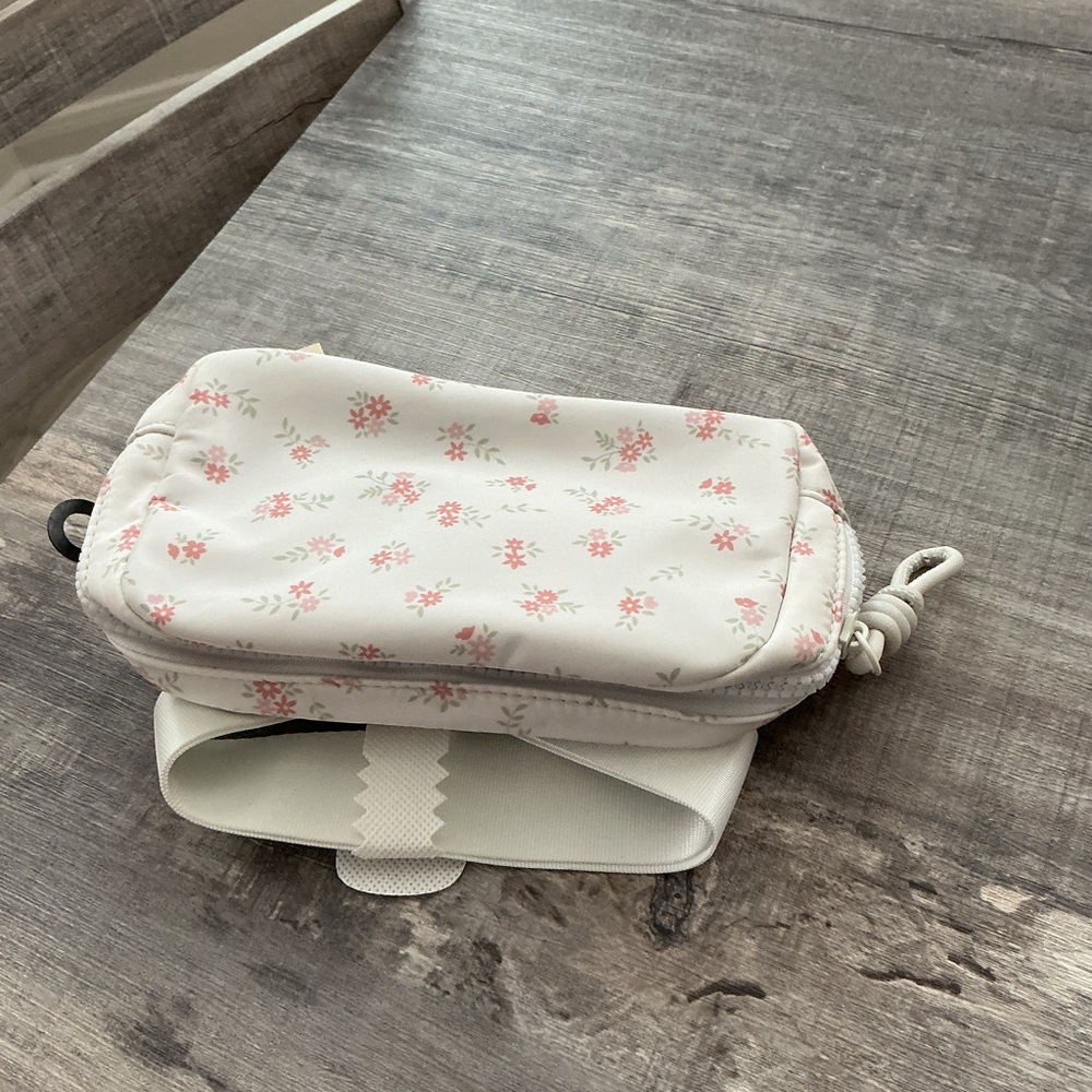 Floral Print White and Pink Bag - Picture 4 of 5